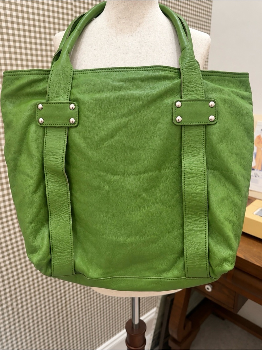 INNUE Italy Apple Green Genuine Leather Slouchy Shoulder Bag Tote